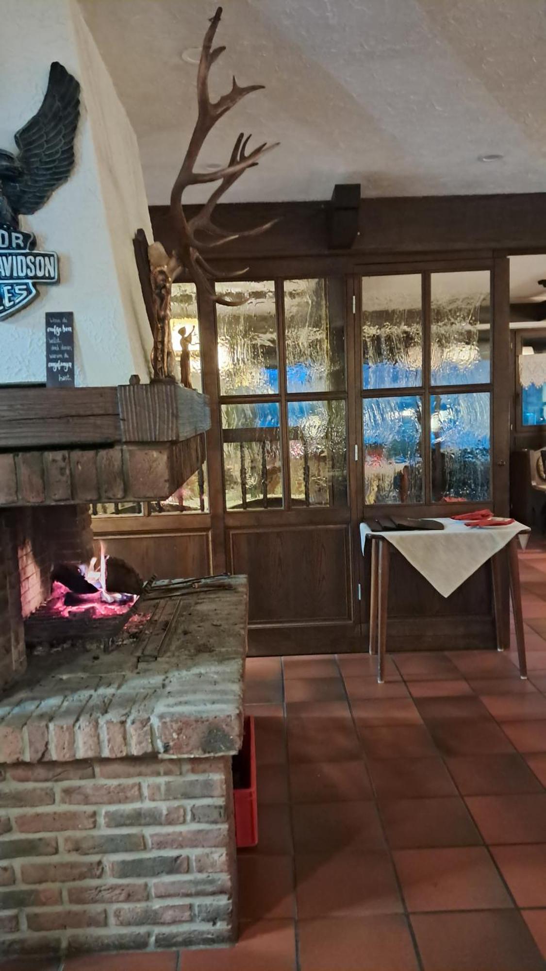 Hotel-Restaurant Tannenhof Ahrbruck エクステリア 写真